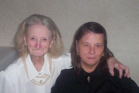 voila ma belle mere avec sa mere